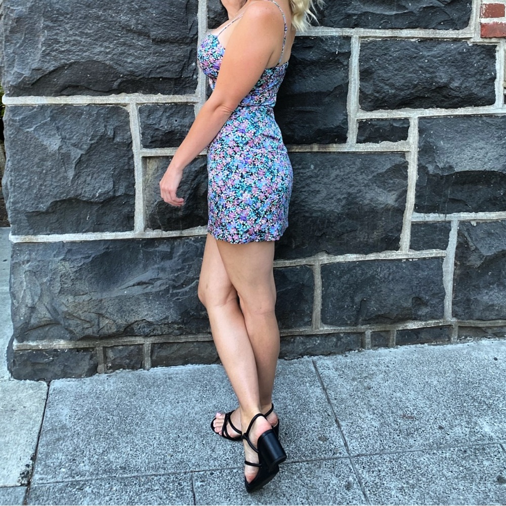 Sunday Best Aritizia - Floral Shimmer Satin Dress